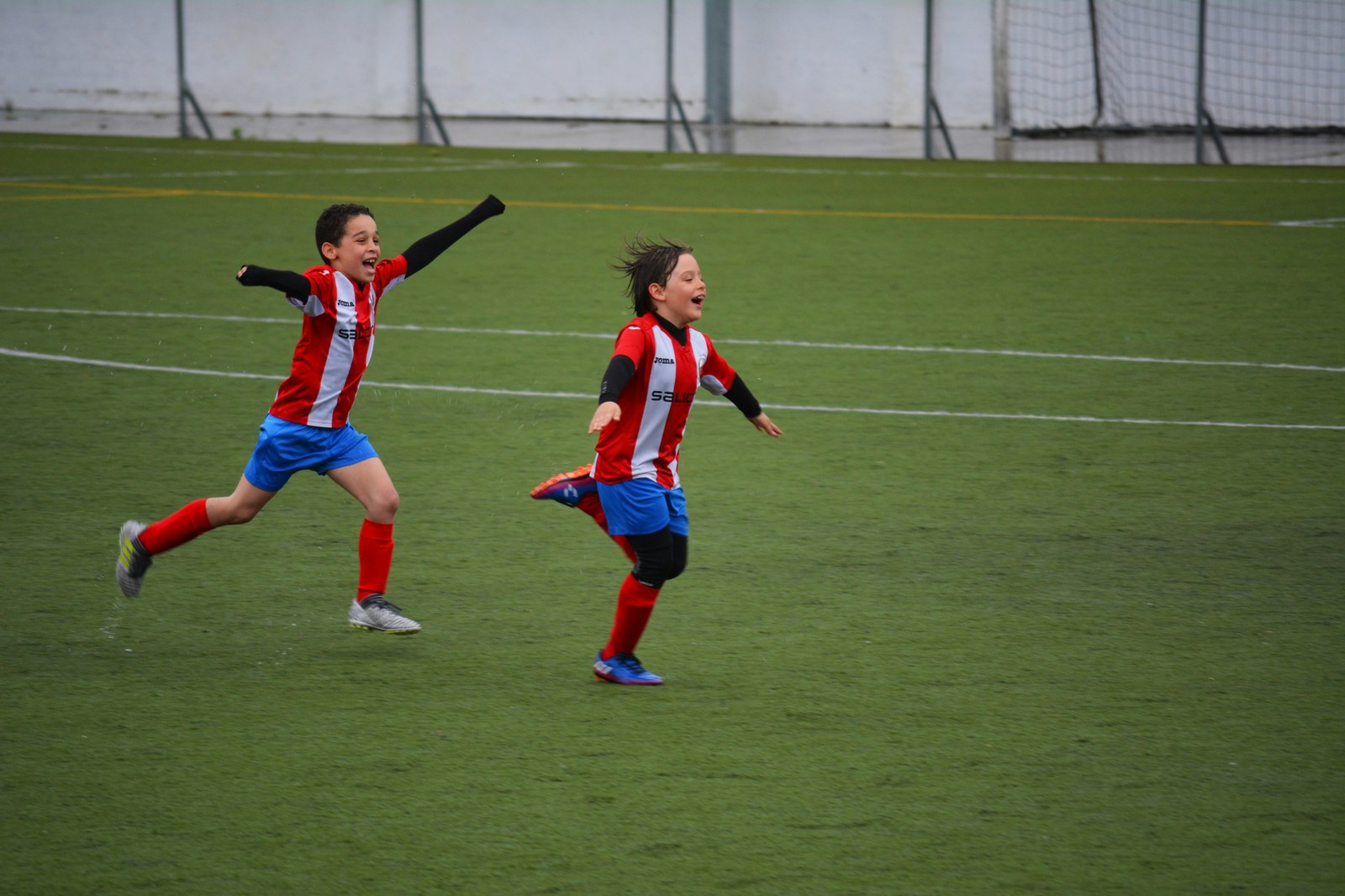 布伦特福德球迷嘲讽热刺，挖走的弗兰克不到一年下课